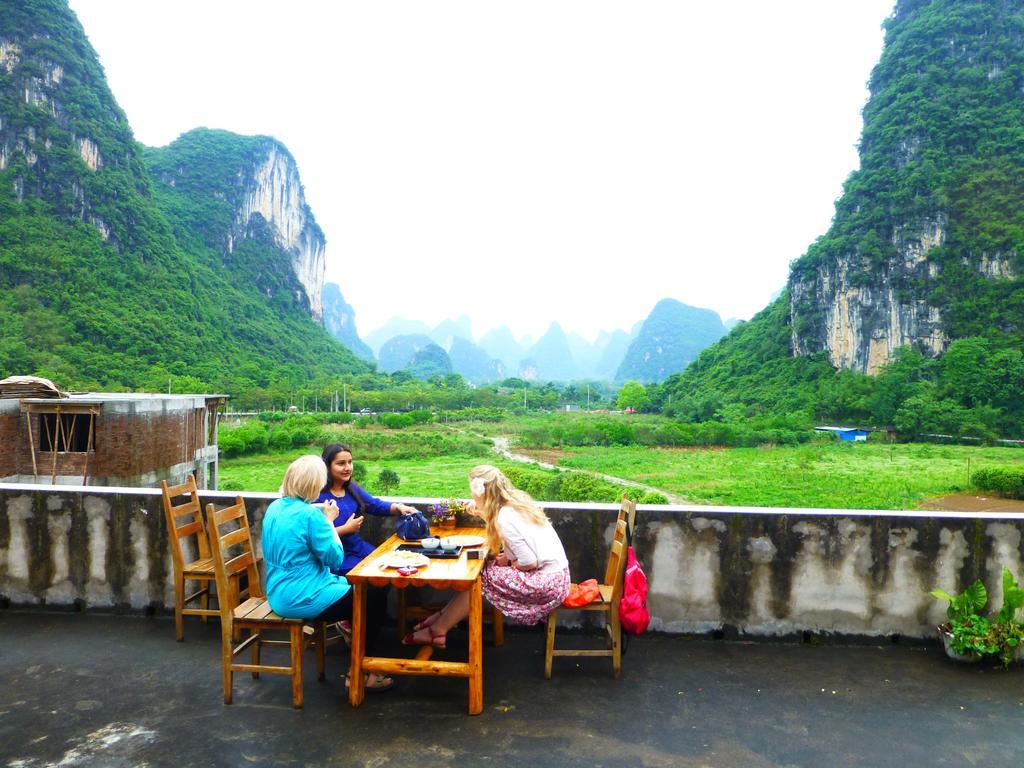 Yangshuo Moon Resort Hotel Exterior photo