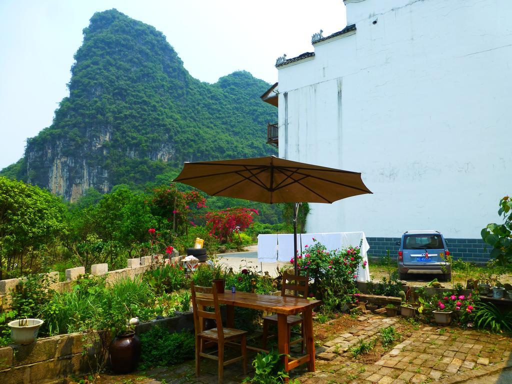 Yangshuo Moon Resort Hotel Exterior photo