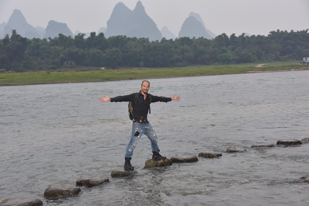 Yangshuo Moon Resort Hotel Exterior photo