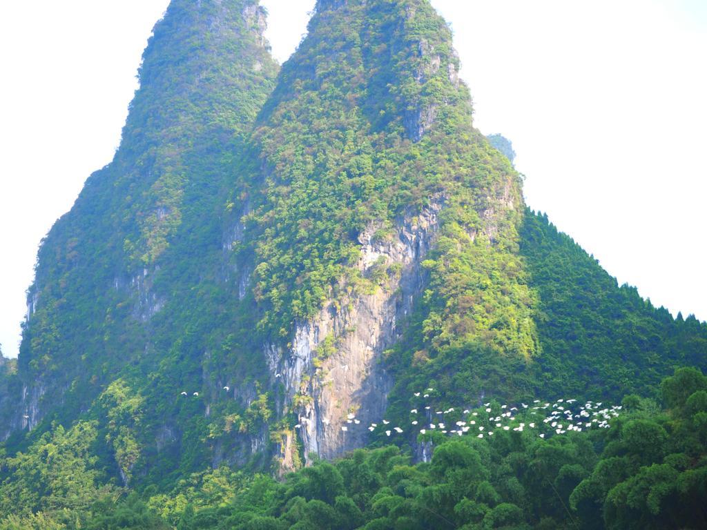 Yangshuo Moon Resort Hotel Exterior photo
