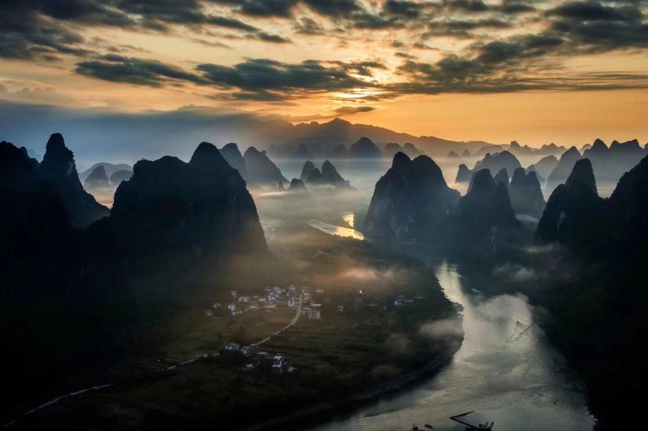 Yangshuo Moon Resort Hotel Exterior photo