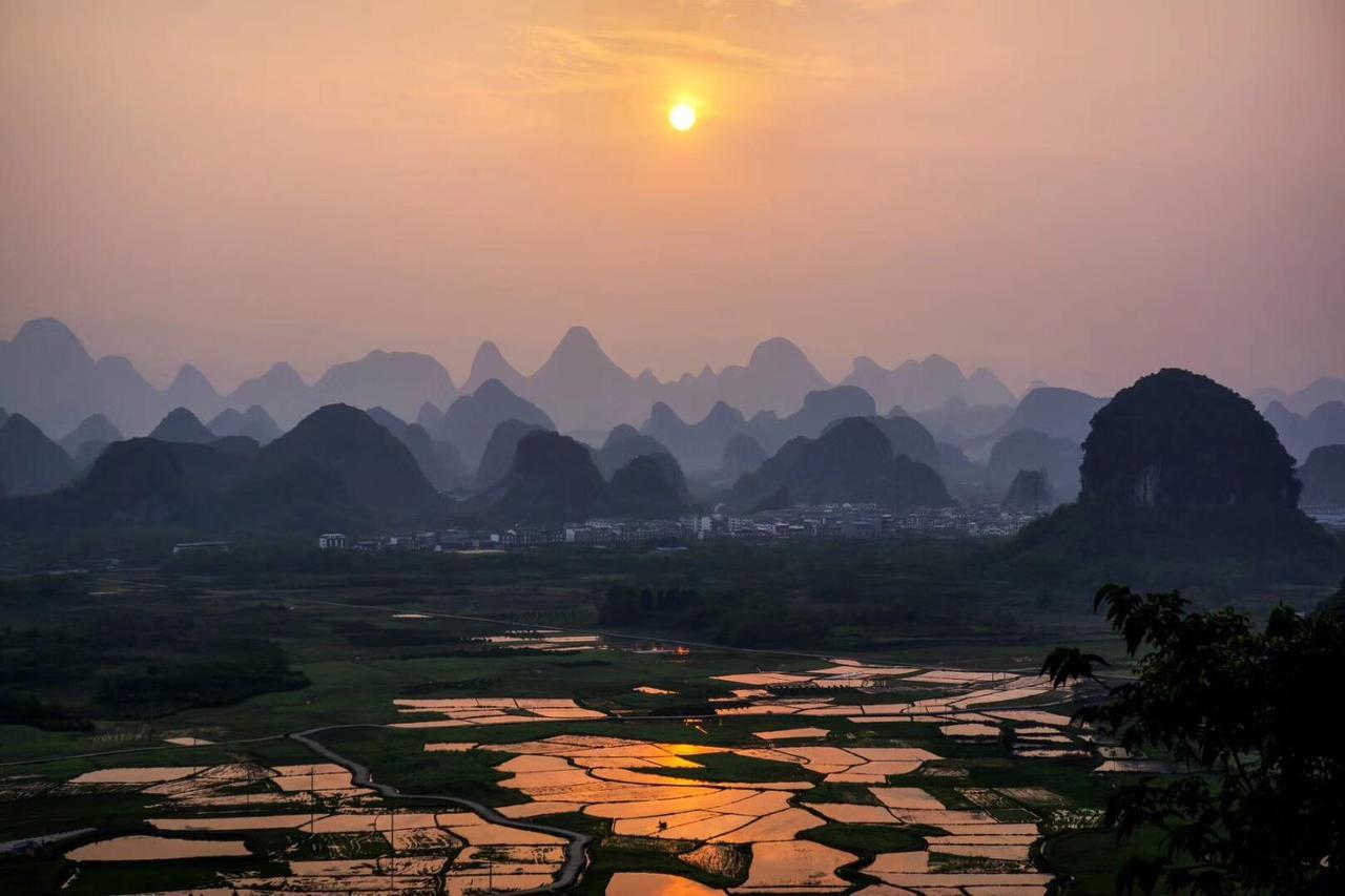Yangshuo Moon Resort Hotel Exterior photo