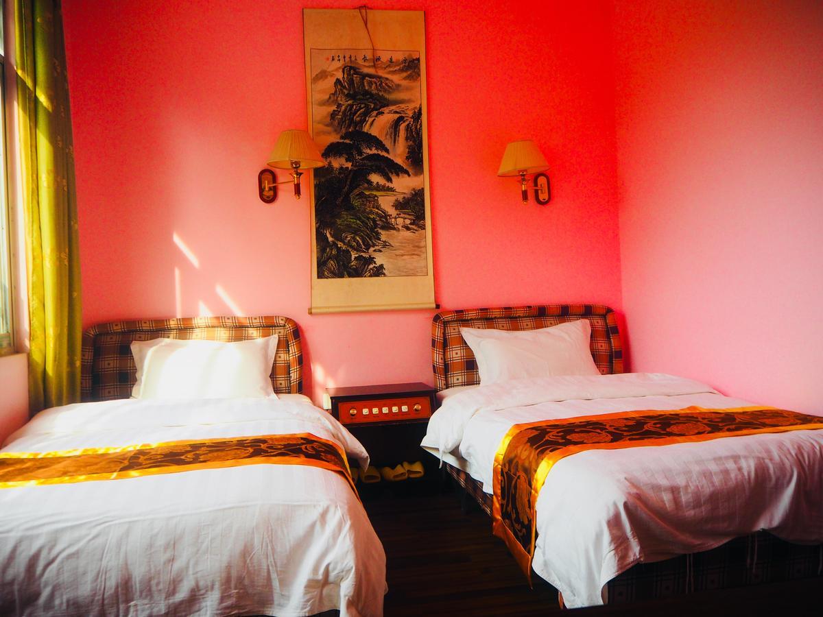 Yangshuo Moon Resort Hotel Exterior photo