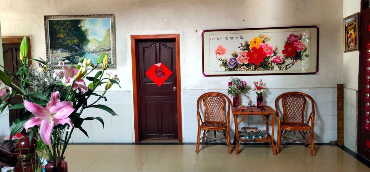 Yangshuo Moon Resort Hotel Exterior photo