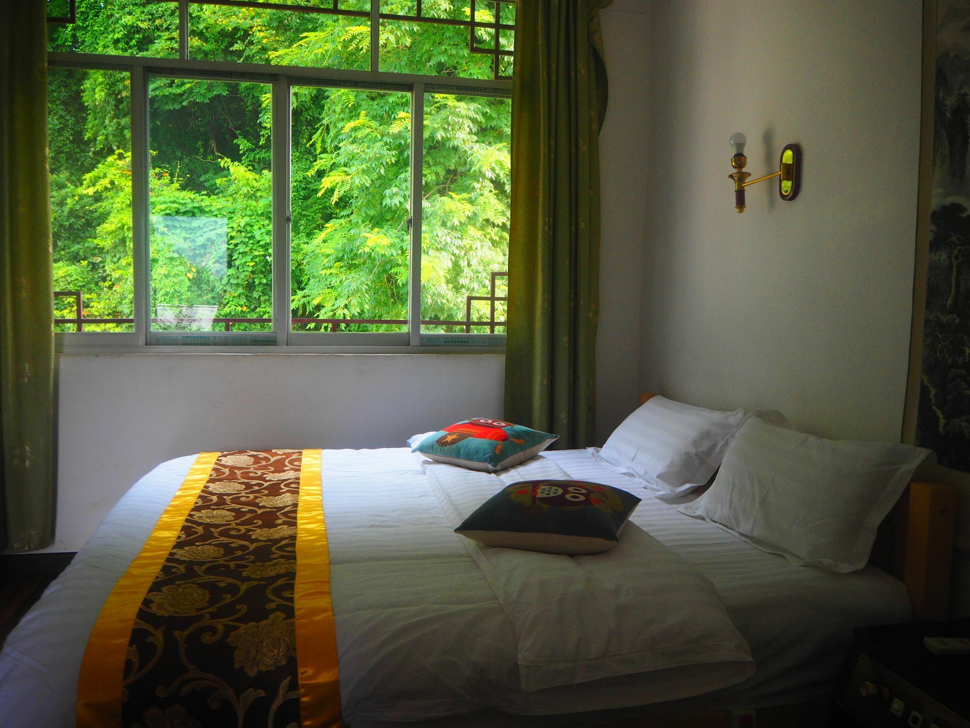 Yangshuo Moon Resort Hotel Exterior photo